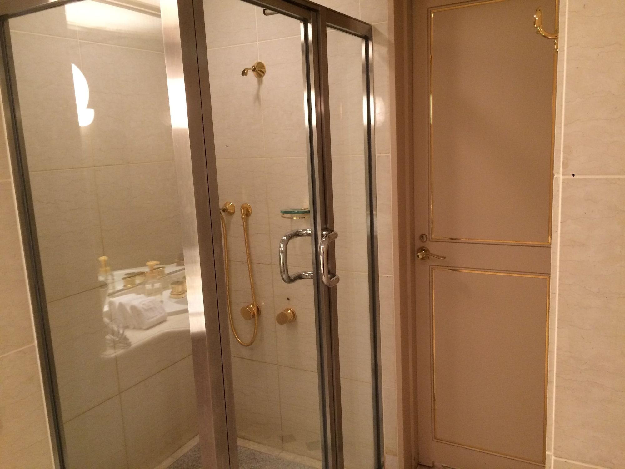 Rihga Royal Hotel Niihama Bagian luar foto
