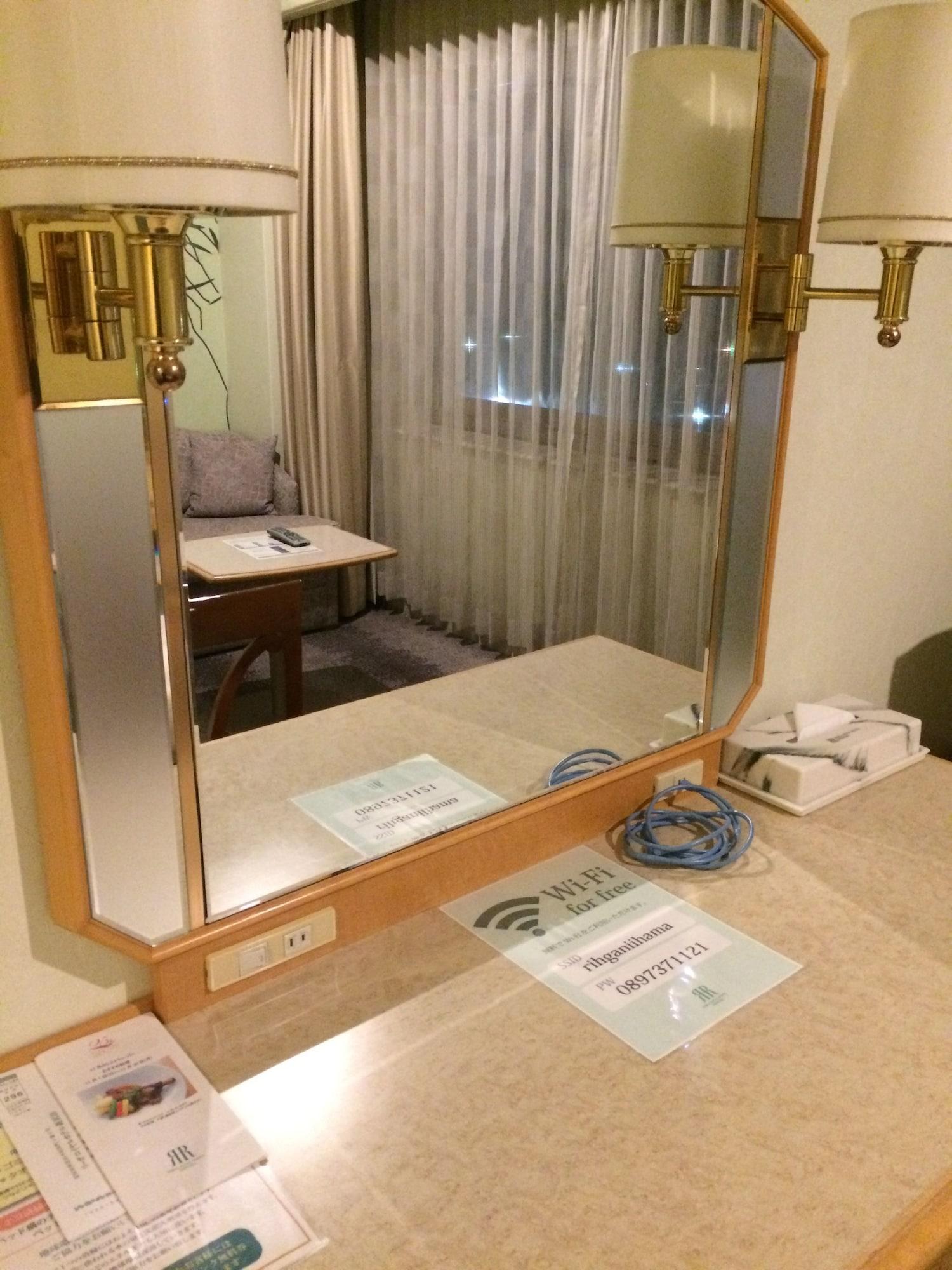 Rihga Royal Hotel Niihama Bagian luar foto